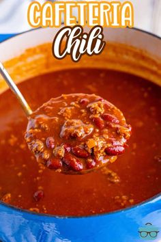 a ladle full of chili soup with the words, cafetera chili on it