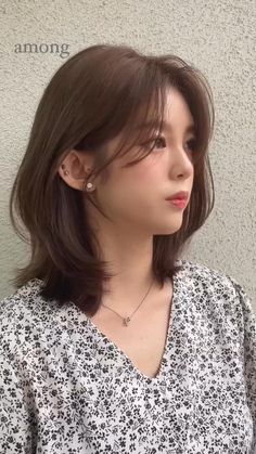 Layer Short Hair Korean, Haircut Ideas Chubby Face, Short Hair With Layers Asian, Short Soft Layers With Curtain Bangs, Asian Shoulder Length Hair With Bangs, Soft Short Haircuts, Asian Curtain Bangs Short Hair, Soft Layered Bob Cut, Shaggy Korean Hair