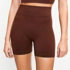 New Loft M/L Brown Daydream Seamless High Waist Boy Biker Ribbed Shorts Modal, Nylon & Spandex 2" Inseam New With Tag ** Back Of Shorts Photo Shown For Style Only - Not Color ** T115 Bike Shorts Women, Bicycle Shorts, Bow Shorts, Gingham Shorts, Ribbed Shorts, Maternity Shorts, Comfy Chic, Mid Rise Shorts, Twill Shorts