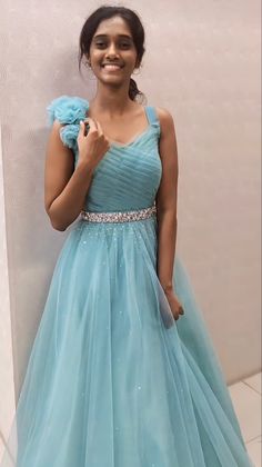 Simple Cute Birthday Dresses, Long Gown Net Dress, Latest Gown Designs Party Wear 2023, Netted Gowns For Women, Gown For Birthday Party Women, Net Long Gown Design, Plain Net Dresses Design Ideas, Net Saree Dress Design Ideas, Net Saree Frock Dresses