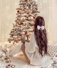 Christmas Tree Photoshoot, Christmas Fashion Photography, Christmas Instagram Pictures, Xmas Inspiration, Bff Christmas, Christmas Poses, Christmas Shoot, Pink Christmas Decorations, Christmas Photography