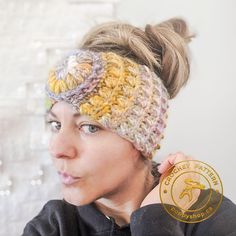 OLEANDER EARWARMER | CROCHET PATTERN: A very quick to work up project that looks fabulous worn 3 different ways. Position the circle detailing centered, to the side, or at the back of your head.  SIZES: Adult XS-L FINISHED EAR WARMER SIZE: X-SMALL: 17.7" circumference & 5.5" width. SMALL: 18.5" circumference & 5.5" width. MEDIUM: 20.1" circumference & 5.5" width. LARGE: 20.9" circumference & 5.5" width. Easily modify the circumference for a perfect fit. SKILL LEVEL: Easy MATERIALS:  ⦿ Approximat Crochet Earwarmer Pattern, Earwarmer Crochet Pattern, Crochet Ear Warmer Pattern, Crochet Tunic Pattern, Bandeau Au Crochet, Summer Dress Patterns, Crochet Earrings Pattern, Crochet Headband Pattern, Crochet Ear Warmer