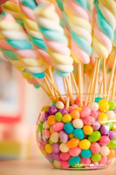 Marshmallow For Birthday Party, Marshmallow Birthday Party Ideas, 4de Verjaardag, Unicorn Themed Birthday Party, Anniversaire Diy, Candy Birthday Party, Ice Cream Birthday Party, Candyland Birthday