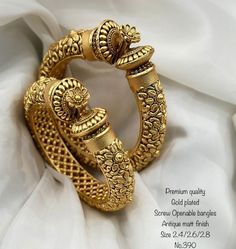 Ceremonial Toe Ring For Diwali, Elegant Gold Bangle For Navratri, Elegant Bangle For Navratri, Elegant Gold Bracelet For Navratri, Elegant Bangle Bracelet For Navratri, Elegant Gold Bracelets For Navratri, Traditional Kundan Bangle For Puja, Meenakari Bangle For Diwali Puja, Meenakari Bangle For Puja And Diwali