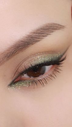 Green Makeup Inspo Aesthetic, Green Homecoming Makeup Looks, Hoco Green Makeup, Natural Quince Makeup Looks Green, Homecoming Makeup Green Dress, Enchanted Forest Homecoming Makeup, Makeup Inspo For Green Dress, Tinkerbell Makeup Look, Homecoming Makeup For Green Dress