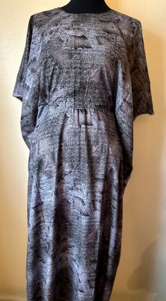 baati Baati Somali Dress, Baati Somali, Somali Baati, Somali Dress, Soft Dress, African Clothing, Dress Clothes For Women, Batik, Lounge Wear