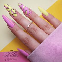 Banana Nails, Long Nails Pink, Food Nail Art, Fruit Nail, Food Nails, Pink Fruit, Gold Glitter Nails