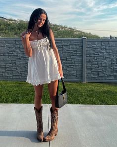 Lexi Hidalgo Cowboy Boots, Cute Stampede Outfits, Summer Outfit Cowboy Boots, Aesthetic Cowboy Boots Outfit, Cowgirls Boots Outfit, Festival Outfits Cowboy Boots, Idyllwind Boots Outfit, Cowgirl Boots Styled, Sun Dress And Cowgirl Boots