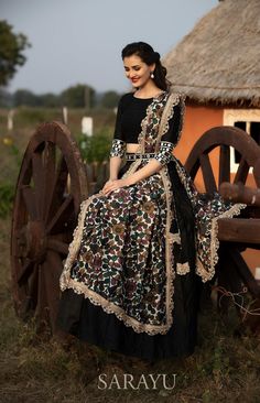 Black Chaniya Choli For Navratri Simple, Modest Lehenga Designs, Black Choli Designs, Navratri Hairstyles Indian, Black Chaniya Choli, New Dress Design Indian, Chaniya Choli Designs, Navratri Dress