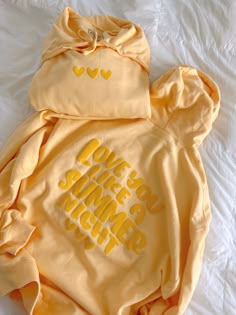 Say hello to the hoodie of the summer in the HAPPIEST yellow shade! These hoodies are equipped with a beautiful puff print in a monochromatic style. The back has the large love you like a summer night design and the front features three lil puffy hearts. Washing instructions: Machine wash cold & inside out Brand: G 2024 Hoodie Trends, Cute Cricut Designs, Puff Hoodie, Hoodie Cute, Beachy Hoodies, Sweatshirt Brands, Fun Hoodies, Cute Winter Hoodies, Summer Hoodie