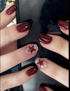 Nails To Paint Yourself, Simple Nails Korean Style, Nail Designs With Qtip, Gel Nail Patterns, Cute Short Acrylic Nails Aesthetic, Short Nail Grunge, Easy Nail Art Small Nails, Spooky Nails Aesthetic, Autumn Nails Natural