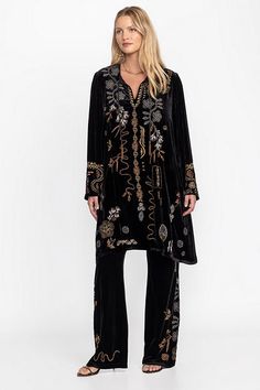 Embellished with intricate colorful placement embroidery, the Stretch Velvet Baby Boot Leggings are the perfect combination of decadent comfort and elevated style. Featuring an elastic waist, these stretch leggings are finished with a flared bootleg hemline. Pair with a bold tunic and jewelry for a fresh eclectic look. Johnny Was Women's Stretch Velvet Baby Boot Legging in Black, Size 2XL Silk Kimono Dress, Relaxed Dress, Placement Embroidery, Decorative Tassels, Boots And Leggings, Kimono Pattern, Kimono Sleeves, Boho Kimono, Womens Kimono