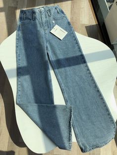 Celana Jins Wanita, Trendy Jeans For Women, 00s Mode, Celana Fashion, Mode Zara, Jeans Outfit Women, Korean Casual Outfits, Trendy Jeans