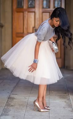 I love this whole big, fat skirt and a sweater on top thing. With beautiful… Ballerina Skirt, Fest Outfits, Rehearsal Dinner Dresses, Clothes Outfit, Dinner Dress, Tutu Skirt, Fashion Mode