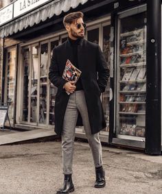 Winter Wear For Men, Mens Socks Fashion, Big Men Fashion, Mens Fashion Wear, Stylish Men Casual, Suit Style, Fashion Attire, Mens Fashion Suits