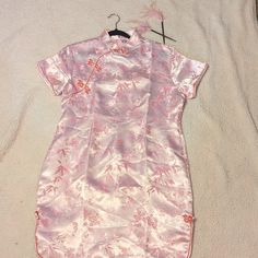 Reposhing This Item I Purchased From @Queenfoofighter. Beautiful Soft Pink, Adorable Dress! Never Worn, Didn't Quite Fit My Hips. Questions? Leave A Comment Below! Pink Qipao, Pink Cheongsam, Princess Closet, Qipao Dress, Cheongsam Dress, Print Pink, Retro Floral, Cheongsam, Pink Print