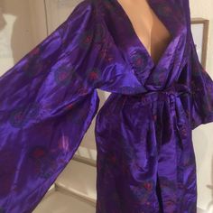 Purple Japanese Kimono Geisha Style Pretty Vibrant Purple Robe Great For After Shower Pj Cover Up Wraps Around Waist Reallt Beautiful There Is No Markings Of Fabric Content Or Sizing Has The Slits Under The Armpit And Dangles Purple Robe Aesthetic, Kimono Geisha, Purple Kimono, The Slits, Kimono Japan, Vibrant Purple, Sleepwear Robe, Japanese Kimono, Women's Intimates