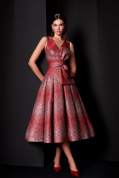 Midi lurex dress with bow detail – HerTrove 1960s Brocade Dress, Marchesa Couture, Lurex Dress, Brocade Skirt, Brocade Dress, Midi Dress Style, Brocade Dresses, Glamour Dress, Ankara Dress