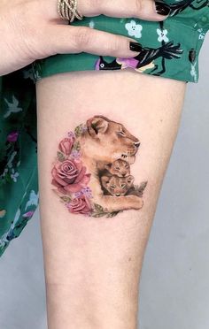 Awesome Lioness Tattoo Ideas Lioness And Cub Tattoo, Cub Tattoo, Mutterschaft Tattoos, Lioness Tattoo Design, Small Lion Tattoo, Cubs Tattoo, Lioness Tattoo, Mom Tattoo Designs, Mommy Tattoos