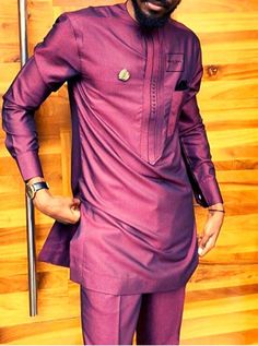 African suits made from the finest fabrics, with cufflinks sleeve. you can order for it in any color of your choice and sizes. Wedding Guest Suit, Dashiki Clothing, Wedding Guest Suits, Dashiki Outfit, Suit Prom, Men Kaftan, Costume Africain, African Suit, Slim Fit Suit