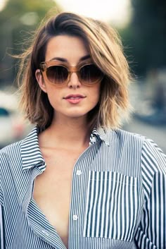 Cute Short Haircuts, Hair Cut Ideas, Short Hairstyles For Thick Hair, Best Short Haircuts, Haircut For Thick Hair, Short Hairstyle, Make Up Hair, Short Hair Cuts For Women