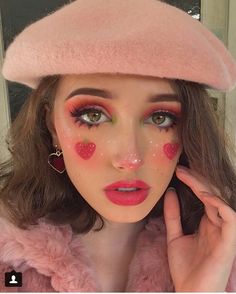 Faschings Make Up, Edc Makeup, Strawberry Halloween, Strawberry Costume, Strawberry Outfit, Pretty Halloween Costumes, Rave Makeup