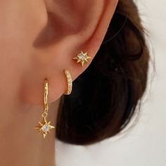 Ear Piercing Simple Ideas, Gold Star Accessories, 3 Ear Piercings Gold, Cute Earring Stacks, Prom Jewelry Gold, Dainty Earring Stack, Prom Earrings Gold, Gold Prom Earrings