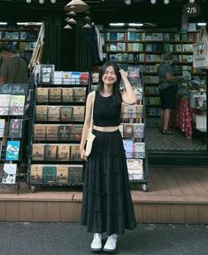 #aesthetic #trendy #fashion #style #clothing Black Flowy Skirt Outfit, Black Long Skirt Outfit, Flowy Skirt Outfit, Long Black Skirt Outfit, Autumn Fragrance, Summer Travel Outfits, Black Skirt Outfits, Simple Style Outfits, Long Skirt Outfits