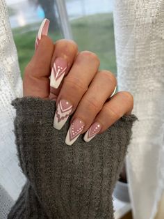 #westernnails #western #country #countrynails #aztecnails #southernnails western theme French nail manicure with Aztec horse blanket inspired line art white pink Aztec Horse, Country Acrylic Nails, Rodeo Nails, Horse Nails, Cowboy Nails, Aztec Nails, Western Nails, Boho Nails, Horse Blanket