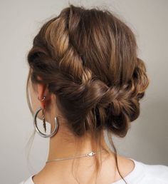 Cool Halo Braid Hairstyle #promhair Braided Hairdo Wedding, Bridesmaid Hair French Braid, Braid Hairstyle For Medium Hair, Messy Boho Updo Wedding, Braided Crown Hairstyles Short Hair, Braided Hairstyles Crown, Short Hair Braid Crown, Braided Crown Short Hair, Summer Bride Hair