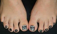 October Toenails, Halloween Toenails Simple, Easy Halloween Toenails, Pedi Ideas Toenails, Cute Toenail Designs For Fall, Cute Halloween Toe Nails