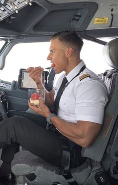 Pilot Uniform Men, Uniform Men, Pilot Uniform, Men's Uniforms, Hunks Men, Enjoy The Moment, Men Hair Color, Masculine Men