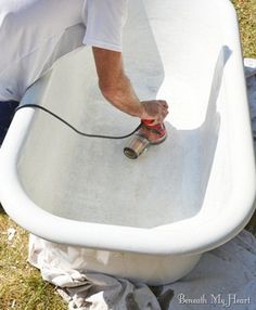 How to Refinish an Antique Claw Foot Tub {Check out my New Tub!} - Beneath My Heart Tub Refinishing, Claw Tubs, Old Bathtub, Refinish Bathtub, Cast Iron Tub, Tub Ideas, Dekor Diy, Bathroom Tub