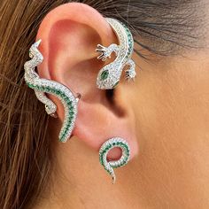 Make A Statement With This Ear Jacket. The Gecko Design Will Definitively Make Your Look Fashionable. The Bottom Of This Ear Wrap Requires Your Ear To Be Pierced But The Top Can Easily Slide On Your Ear. This Is A Single Ear Jacket, It Is Sold As 1 Unit And Doesn't Come As A Pair. This Ear Jacket Can Be Worn Only On The Right Or Left Ear. Material: Sterling Silver 925 Stones: Micro Paved White Simulated Diamonds And Lab Created Emeralds Color: Silver Size Of Earring: Large (Length: 6.5 Cm / 2.5 Gecko Design, Bamboo Earrings, Ear Jacket, Beaded Dangle Earrings, Unisex Gifts, Slide On, Delicate Earrings, Gecko, Animal Jewelry