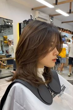 Cute Haircuts To Get Medium Hair, Asian Curtain Bangs Short Hair, Face Framing Layers With Bangs Short, Asian Haircuts For Round Faces, Short Layered Lob, Medium Asian Haircut, 2 Layer Haircut, Wolfcut For Round Face, Asian Medium Hair