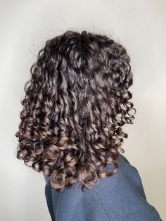 Short Spiral Perm, Curly Hair Inspo, Milkshake Hair Products, Natural Curly Hair Cuts, Colored Curly Hair, Beautiful Curly Hair