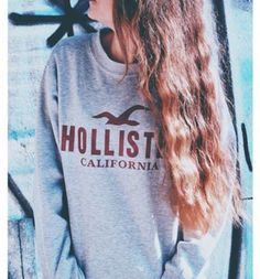 ☼ чσu'rє mч rαч σf sunshínє ☼ píntєrєst- @hєчítscαtrínα Hollister Outfits, Hollister Clothes, Fashion Tumblr, Fall Winter Outfits, Grey Fashion, Autumn Winter Fashion, Hollister, A Girl, Crewneck Sweatshirt