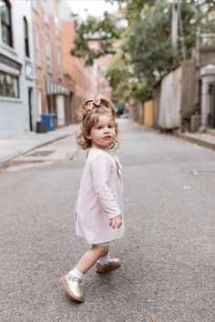 Candid, relaxed family photos in Brooklyn NYC Cobble Hill, Family Photo Sessions, Maternity Photographer