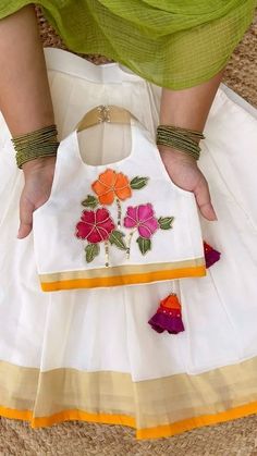 Babies Frocks, Mom And Baby Dresses, Dhoti Saree, Dresses Pattern, Baby Clothes Patterns Sewing, Kids Blouse Designs, Dress Models, Kids Blouse