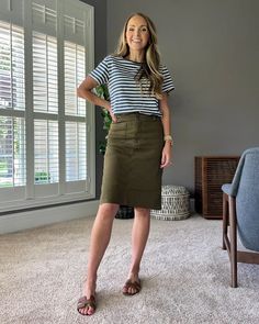 4 Ways to Wear the Colette Skirt by Maeve - Merrick's Art Casual Pencil Skirt Outfits, Colette Pants, Casual Pencil Skirt, Pencil Skirt Outfits Casual, Make A Skirt, Chic Work Outfit, Olive Green Skirt, Colorful Sweatshirt