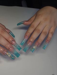 Blue Pisces Nails, Aqua And Gold Nails, Water Sign Nails, Long Glam Nails, Aquamarine Acrylic Nails, Glam Birthday Nails Blue, Water Nails Acrylic, Nail Designs Aqua, Water Acrylic Nails