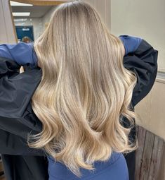 Soft Blonde Hair, Hair Chignon, Sandy Blonde Hair, Beige Blonde Hair, Blonde Hair Goals, Blonde Shades, Balayage Ideas, Perfect Blonde Hair, Bright Blonde Hair