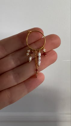 Homemade Gold Jewelry, Jewelry Making Tutorials Earrings, 2024 Jewelry Trend Forecast, Diy Gold Jewelry, Earrings Diy Ideas, Self Made Jewelry, Diy Hoop Earrings, Hoop Earrings With Beads, Trendy Jewelry Ideas