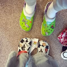 Couples toystory matchinh crocs 🩷💚🤠 #cowgirl #toystory #crocs #couple #couplegoalsideas #matching #bf #gf Croc Outfits, Car Interior Diy, Couple Shoes, Bf Gf