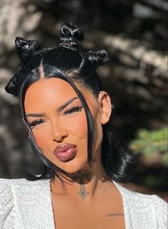 90s Black Hairstyles Updo, 90s Edgy Hairstyles, Edgy Bun Hairstyles, Chopstick Hairstyles Black Women, Spiky Buns Hair Y2k, 90s Updo Hairstyles Black Women, 90s Black Hairstyles, 90s Updo Hairstyles, High Fashion Hairstyles