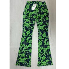 Zara Wide Leg Floral Pants. Nwt. Size Medium. Waist (Laying Flat Across)- 13.5” Hips- 16” Inseem- 33” Rise- 9.5” Backrise- 14” Leg Opening (One Side)- 9” Pull On. Very Stretchy. Summer Straight Leg Elastane Bottoms, Summer High-waisted Elastane Leggings, Green Floral Print Straight Leg Bottoms, High Waist Fitted Green Bottoms, Green High Waist Fitted Bottoms, Green Fitted High Waist Bottoms, Fitted High Waist Green Bottoms, Fitted Cotton Pants With Floral Print, High-waisted Floral Print Cotton Pants