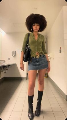 Earthy Girl Aesthetic, 4b Curls, Earthy Girl, Look 80s, Tiktok Link, Beach Instagram Pictures, Beach Instagram, Summer Picture Poses, Earthy Outfits