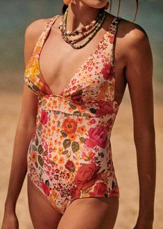 Maillot De Bain Louise - Sézane x Ysé - Eden - Polyamide recyclé - Sézane Swimsuit Season, Sustainable Swimwear, Look After Yourself, Summer Bikinis, Swimwear Brands, Bougainvillea, Parisian Style, Eden, Lookbook