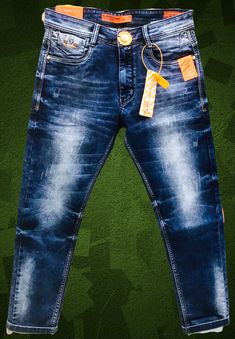 Casual Outfits With Jeans, Denim Jeans Menswear, Dsquared Jeans, Denim Jeans Ideas, Outfits With Jeans, Mens Fashion Denim, Men's Denim Style, Men Fashion Casual, Leather Bra