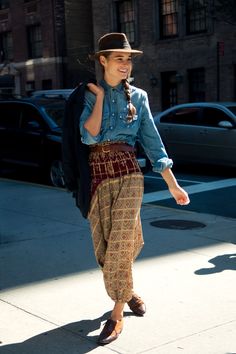 Marina Sarouel Pants, Gala Gonzalez, Emmanuelle Alt, Leandra Medine, Giovanna Battaglia, Back To School Fashion, Denim Fashion Women, Fashion Articles, Ny Fashion